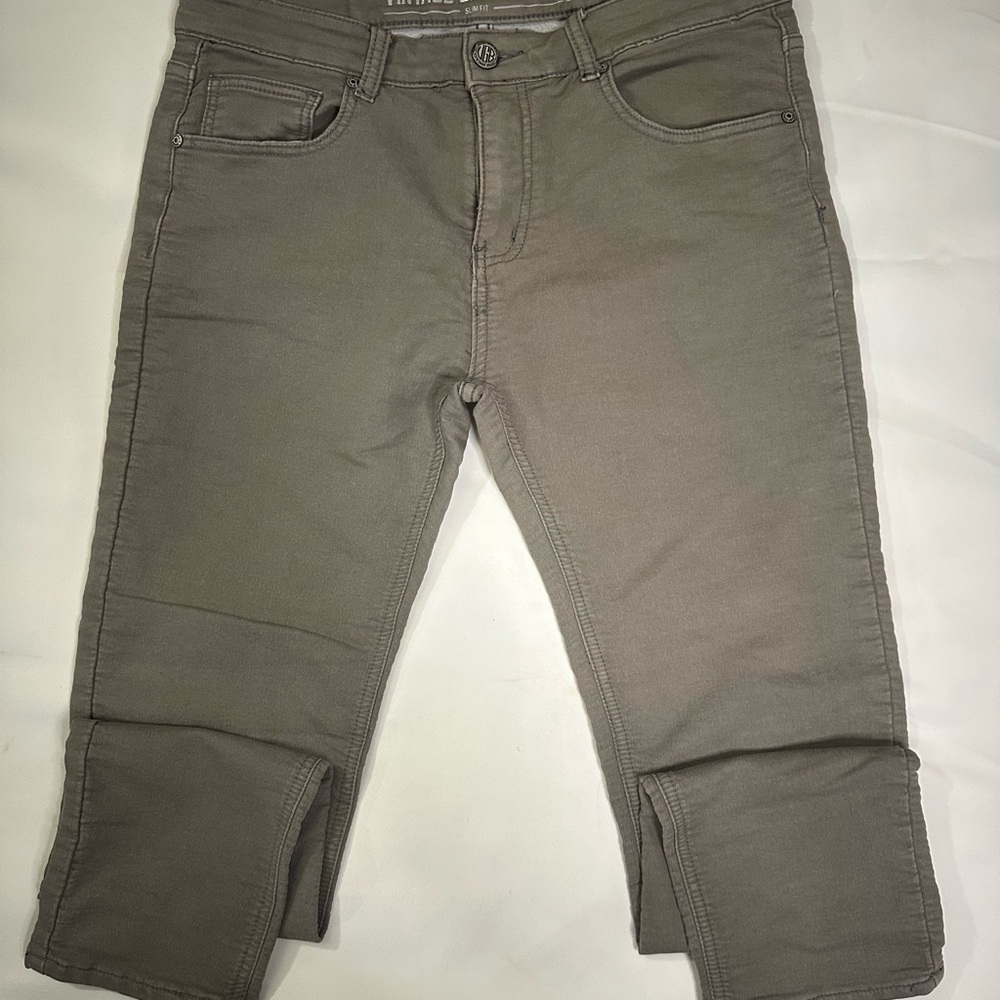 Woman’s Gray Jeans